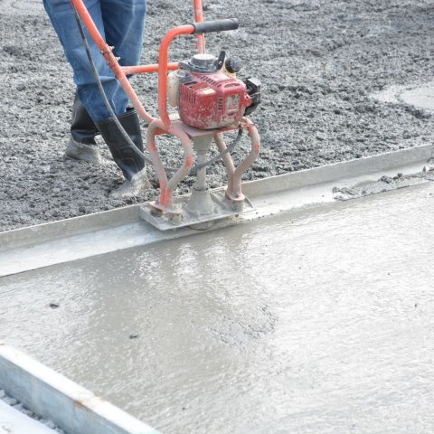 Zdjęcie: Posadzka betonowa zacierana mechanicznie: technologia i klasy