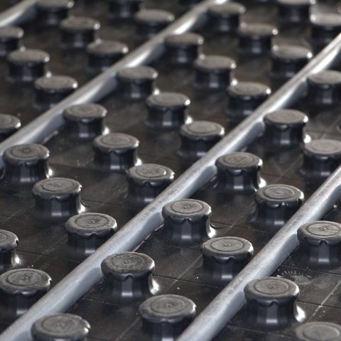 Zdjęcie: Ogrzewanie podłogowe elektryczne w łazience: maty i termostat