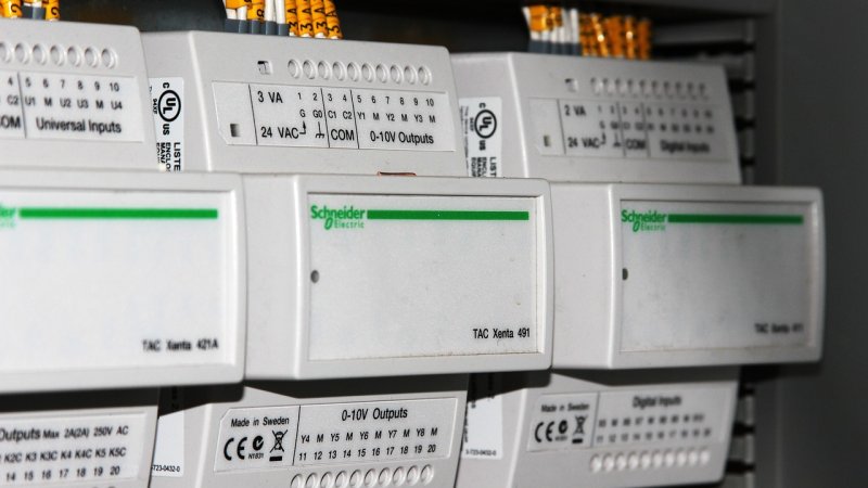 Zdjęcie: Systemy automatyki budynku BAS: protokoły BACnet, KNX i Modbus
